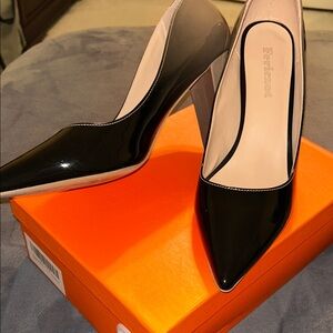 Fericzot Black and Tan Women's Heels